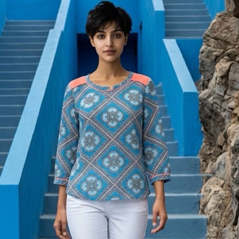LN Umgee SZ S Blue Coral/blue/pink/green geometric print top/bust 40”